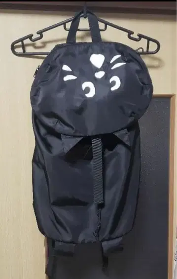 냐- 네넷 고양이 얼굴 프린트 블랙 백팩