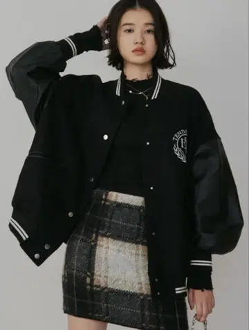 EMODA 자수 바시티 자켓