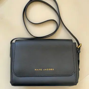 새상품급 MARC JACOBS 블랙 숄더백