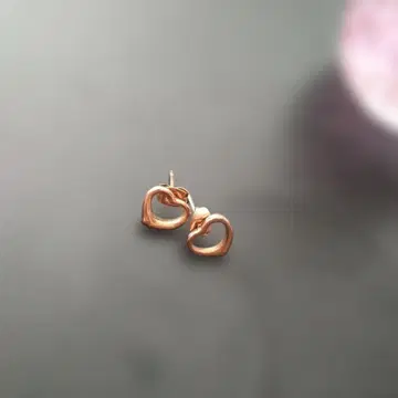 하트형 스터드 귀걸이 로즈 골드