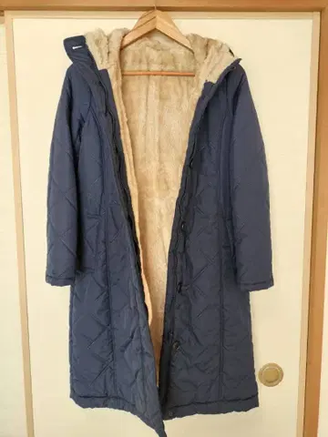 네이비 퀼팅 코트 후드 부착