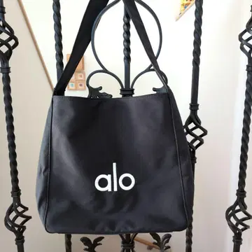 alo 블랙 토트백