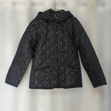 RAVENHEAM 퀼팅 자켓 블랙 x 블랙 후드 부착