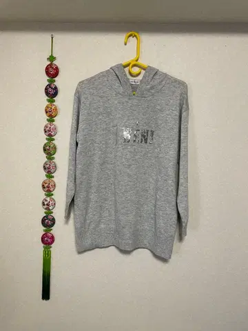 FENCE 그레이 후드 부착 후드티