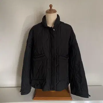 ZARA 블랙 퀼팅 숏 자켓