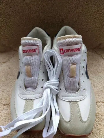 CONVERSE 화이트 스니커즈