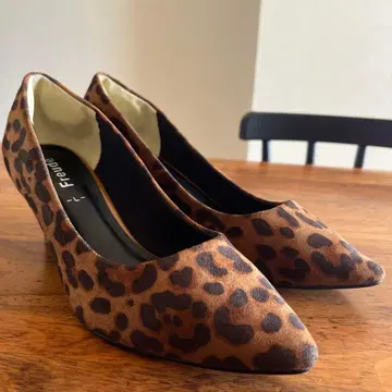레오파드 무늬 스웨이드 펌프스 24.5