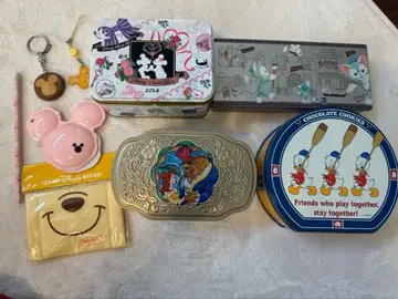 디즈니 캐릭터 빈 통 세트 + 캐릭터 굿즈