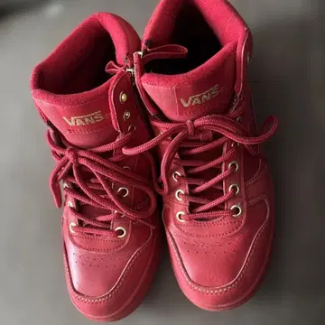 VANS 레드 하이컷 스니커즈