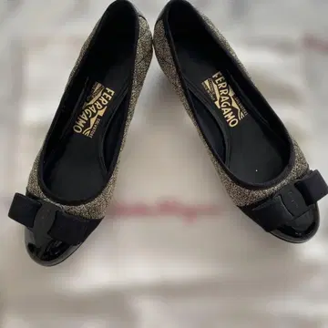 Ferragamo 글리터 발레리나 펌프스
