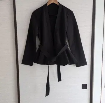 [ 미사용 ] 데드스탁 노카라 옷깃 없는 가운 페플럼 자켓 블랙