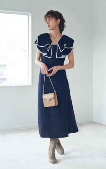 SNIDEL 프릴 칼라 슬리브리스 원피스