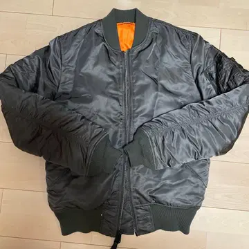 ALPHA INDUSTRIES MA-1 플라이트 자켓