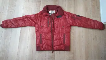 AVIREX 빨간색 후드 부착 다운 자켓