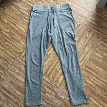 GYMSHARK 그레이 조거 팬츠 M 사이즈