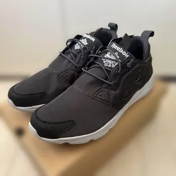 리복 퓨리라이트 28.5cm