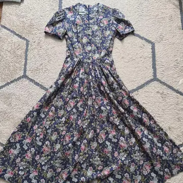 [새상품급] 로라 애슐리 LAURA ASHLEY 장미 패턴 원피스 로즈