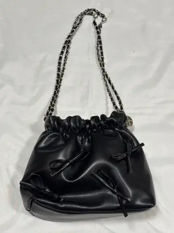 블랙 드로우 스트링 숄더백