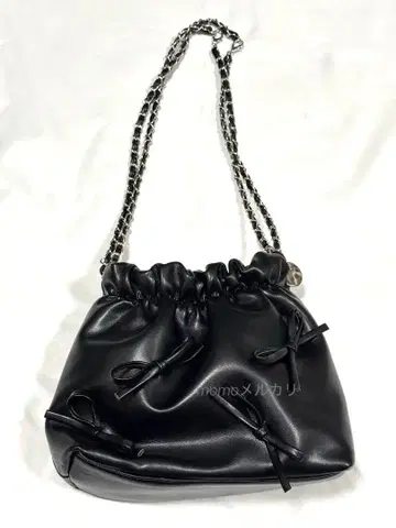 블랙 드로우 스트링 숄더백