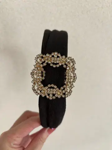 크리스탈 장식 블랙 머리띠