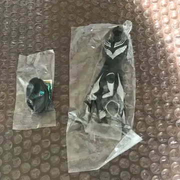 하이퍼 울트라맨 티가 다크