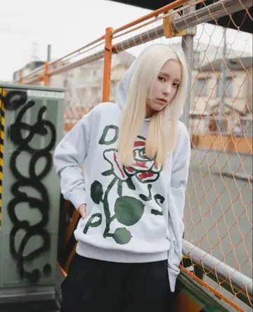 Diaspora skateboards Jazzy Sport 후드티