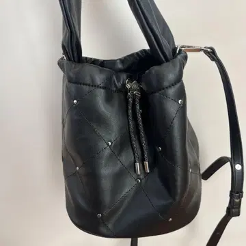 BAYFLOW 블랙 퀼팅 숄더백