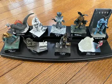 울트라맨 시리즈 괴수 명감 9체 세트