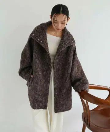 hellam 샤기 스탠드 카라 코트