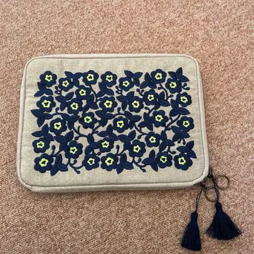 호보니치 오오키 히키다시 파우치 우크라이나의 꽃