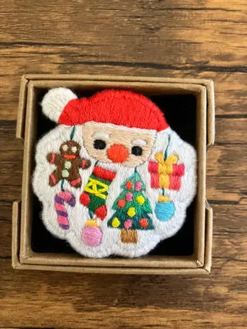 자수 브로치 크리스마스 브로치 산타 트리 겨울 작가
