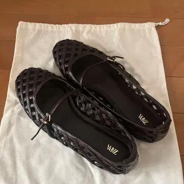 ZARA 다크 브라운 메쉬 플랫슈즈