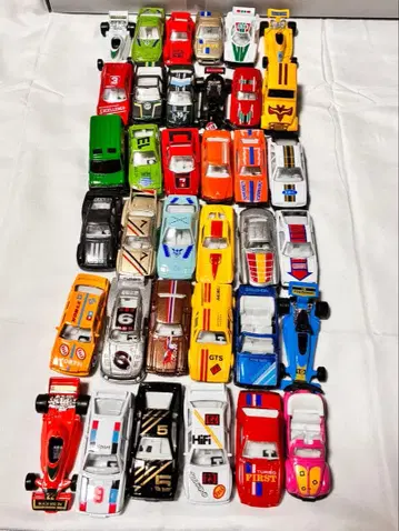 미니카 세트 36대와 미니카 11대 표지판 묶음 판매