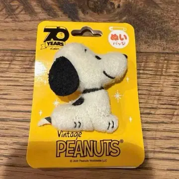스누피 PEANUTS  배지 50년대 70주년 레어