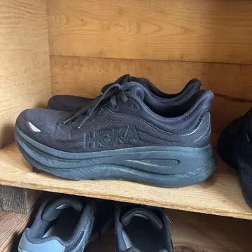 HOKA 본다이9 러닝화 블랙