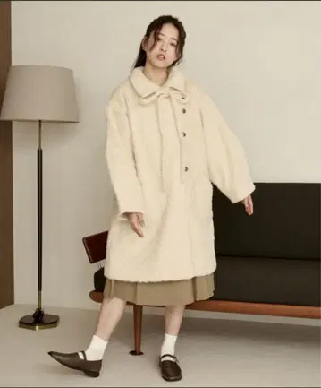 [ 탈부착 리본 포함 ] 샤기 미디 기장 코트