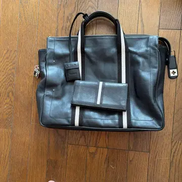 BAllY 블랙 가죽 비즈니스 백 대용량과 장지갑