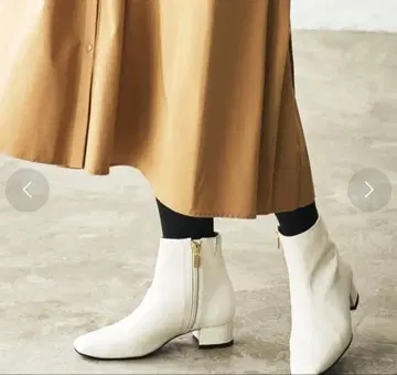 히미코  천연 가죽 스퀘어토 숏부츠 아이보리