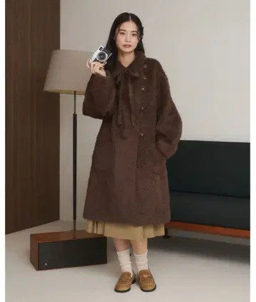 [ 탈부착 리본 포함 ] 샤기 미디 기장 코트