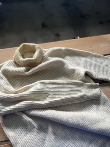 어반 리서치 도어스 리브 터틀넥 니트