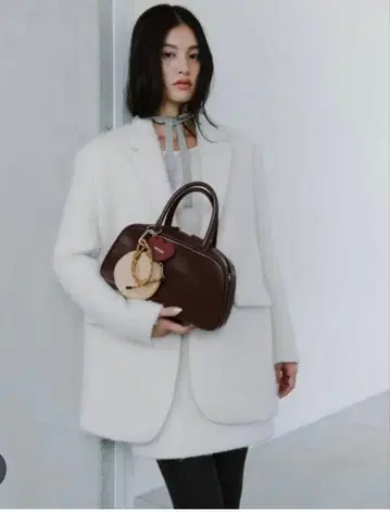 emmi 인조 가죽 스퀘어 백