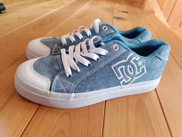 미사용 새상품 DC슈 데님 블루 스니커즈