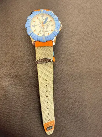 새상품급 adidas 손목시계