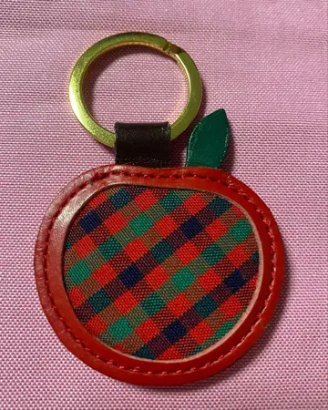 새상품급 파미리아 한정판 사과 키링 빨간색 체크 레어