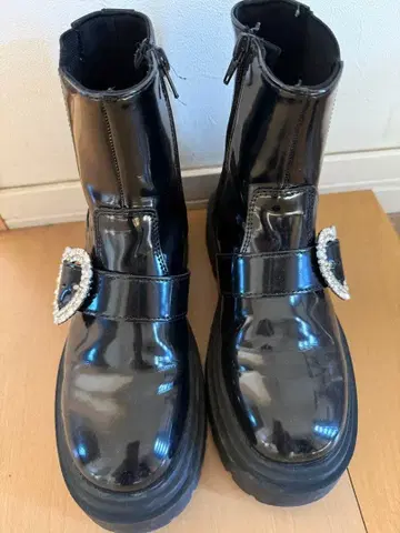 ZARA 에나멜 비쥬 하트 사이드 고어 부츠 36