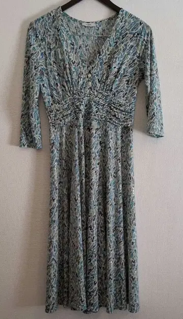 EGERIE 긴팔 프린트 원피스