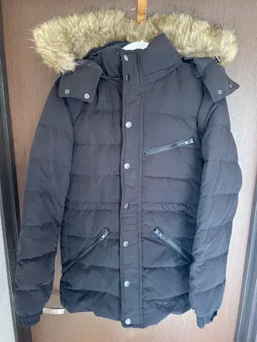 아즈르 후드 부착 다운 자켓