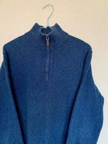 POLO 네이비 지퍼 하이넥 스웨터