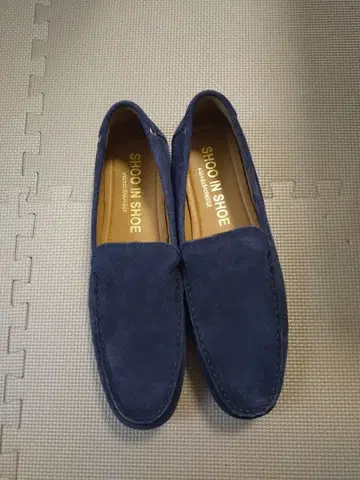 네이비 스웨이드 슬립온