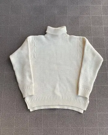 YASHIKI 터틀넥 스웨터 니트